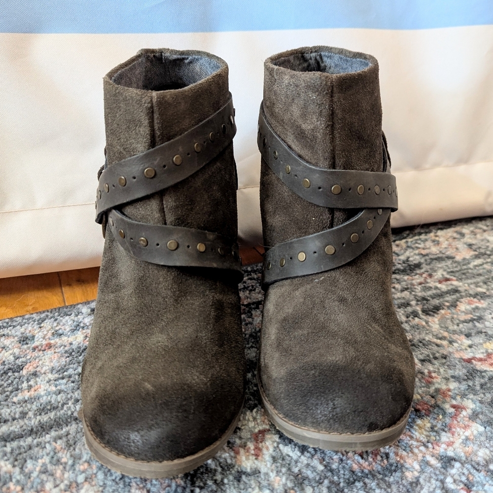 Calvin Klein Daisy Ankle Boots Coffee Grey Brown Buckled Studded Heeled Y2K 8 - Picture 3 of 13